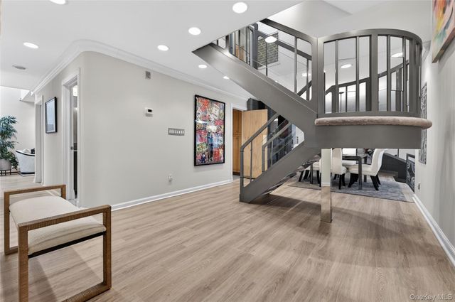 37 Shelter Lane, Roslyn Heights, NY 11577