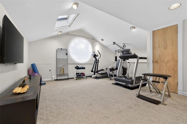 37 Shelter Lane, Roslyn Heights, NY 11577