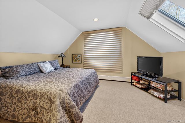 37 Shelter Lane, Roslyn Heights, NY 11577