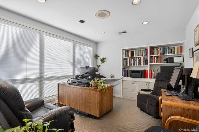 37 Shelter Lane, Roslyn Heights, NY 11577