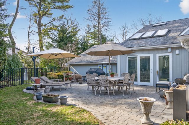 37 Shelter Lane, Roslyn Heights, NY 11577