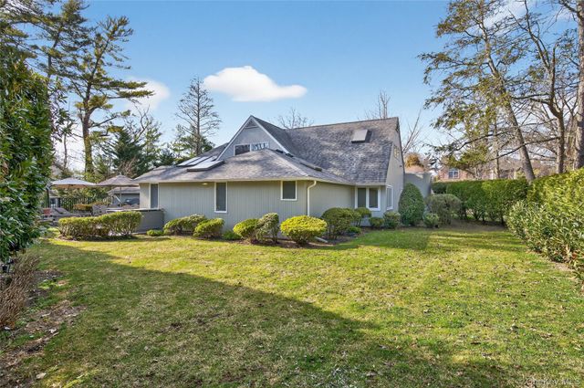 37 Shelter Lane, Roslyn Heights, NY 11577