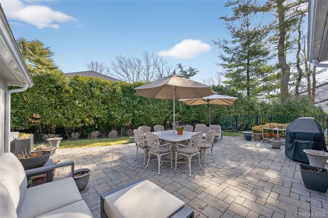 37 Shelter Lane, Roslyn Heights, NY 11577