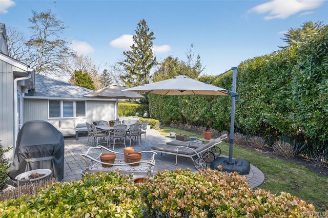 37 Shelter Lane, Roslyn Heights, NY 11577