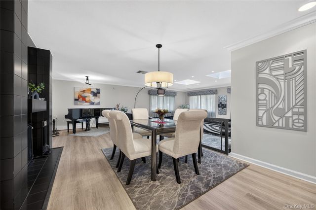 37 Shelter Lane, Roslyn Heights, NY 11577