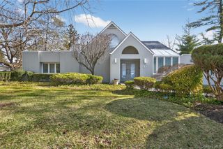 37 Shelter Lane, Roslyn Heights, NY 11577