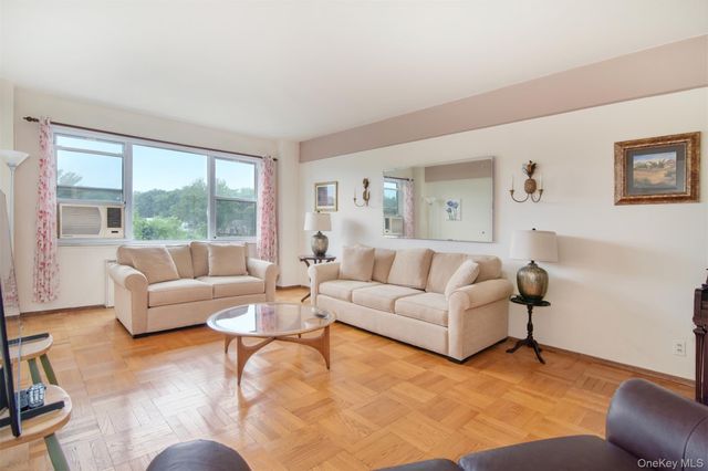 900 Palmer Road 7D, Bronxville, NY 10708