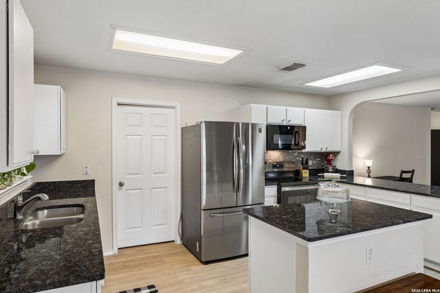 6815 KNIGHTS HVN, Live Oak, TX 78233