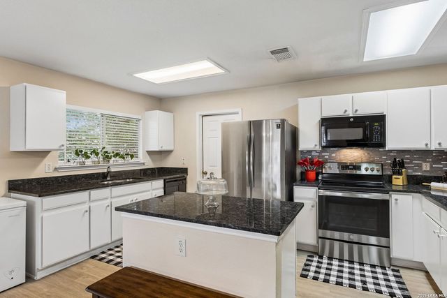 6815 KNIGHTS HVN, Live Oak, TX 78233