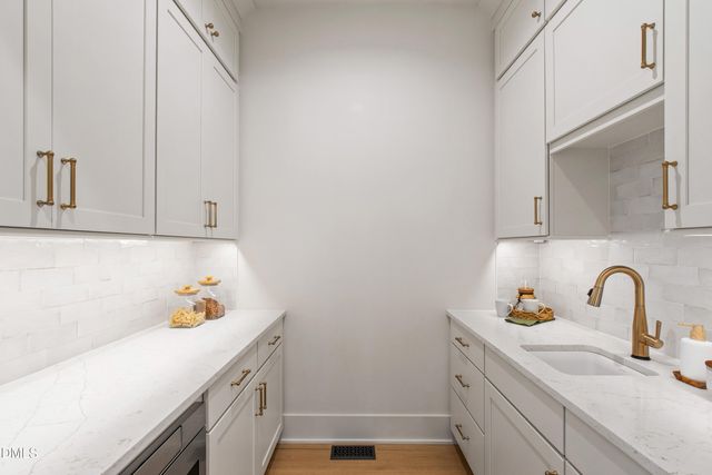 190 Clementine Way, Chapel Hill, NC 27516