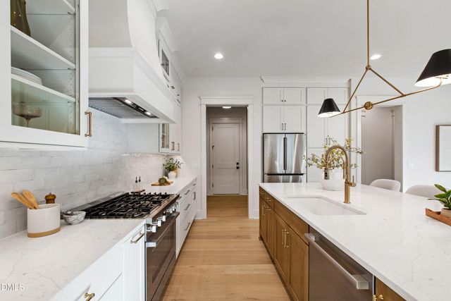 190 Clementine Way, Chapel Hill, NC 27516