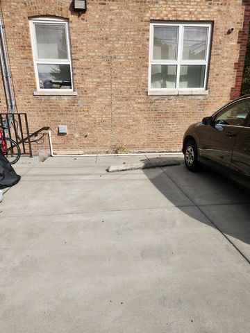 2202 W Race Avenue 2E, Chicago, IL 60612