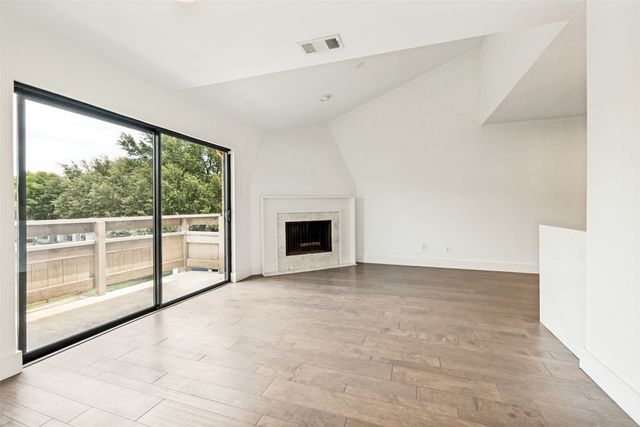 7640 W Greenway Boulevard 8H, Dallas, TX 75209