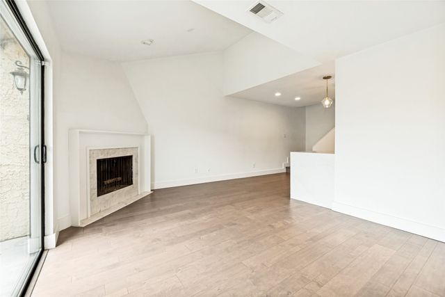 7640 W Greenway Boulevard 8H, Dallas, TX 75209