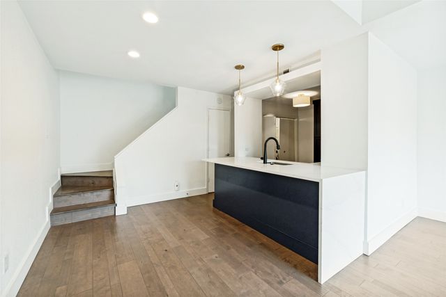 7640 W Greenway Boulevard 8H, Dallas, TX 75209