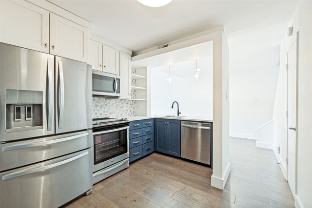 7640 W Greenway Boulevard 8H, Dallas, TX 75209