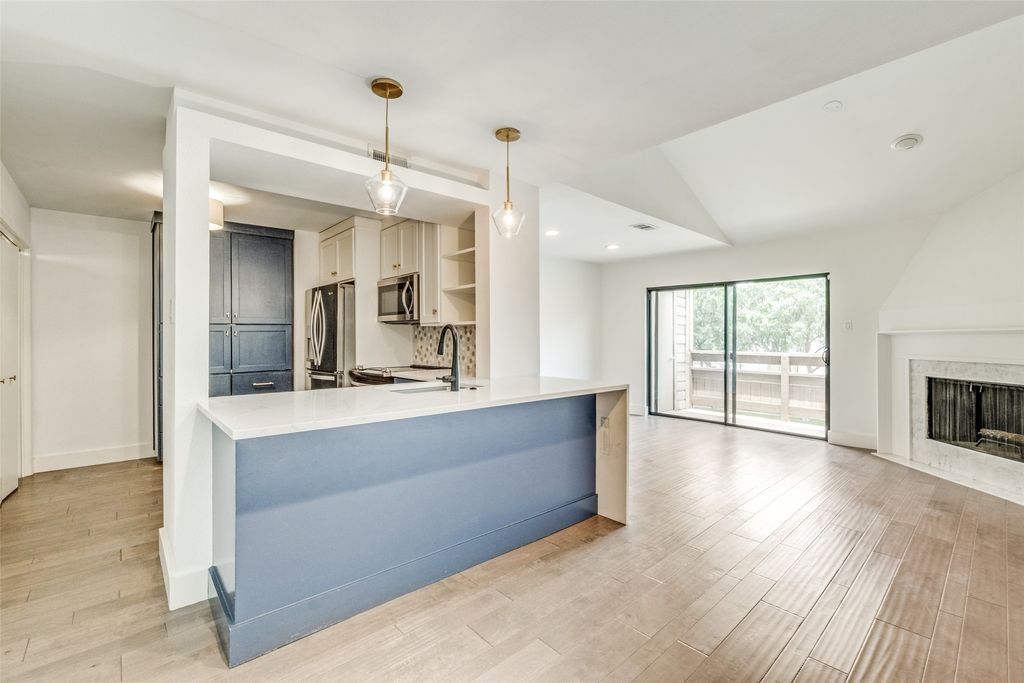 7640 W Greenway Boulevard 8H, Dallas, TX 75209