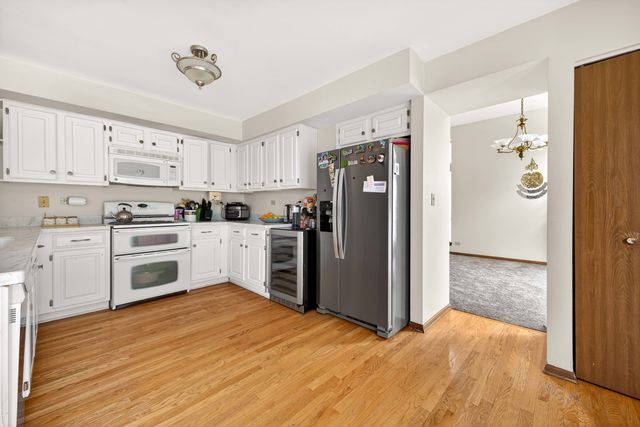 1675 Napa Drive, Gurnee, IL 60031