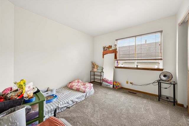 1675 Napa Drive, Gurnee, IL 60031
