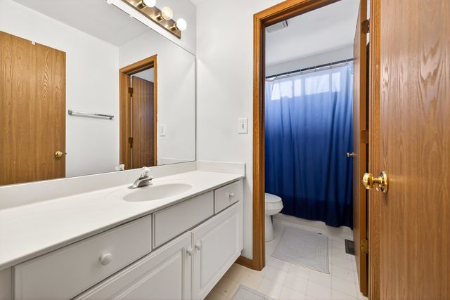1675 Napa Drive, Gurnee, IL 60031