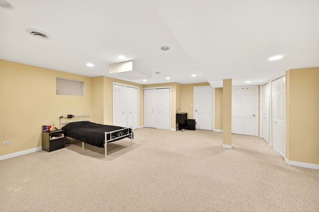 1675 Napa Drive, Gurnee, IL 60031