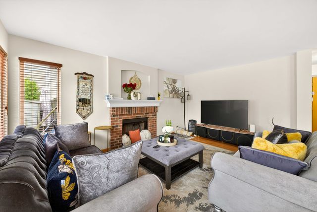 1675 Napa Drive, Gurnee, IL 60031