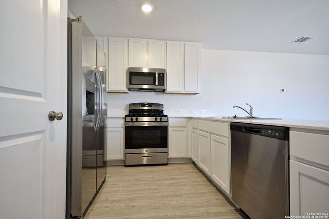 206 Charles Way, Marion, TX 78124