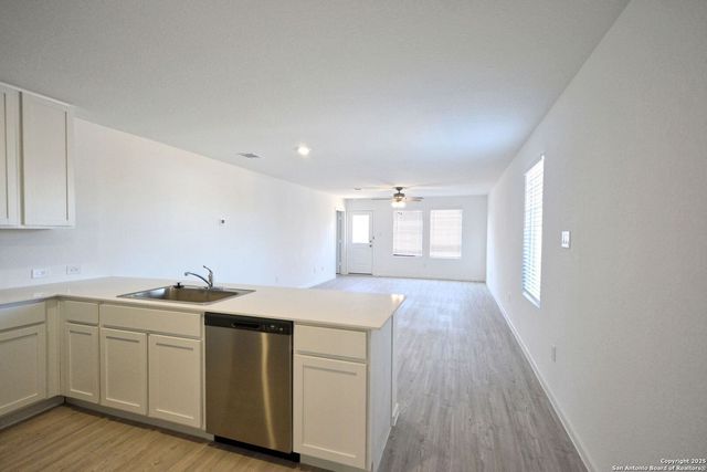 206 Charles Way, Marion, TX 78124