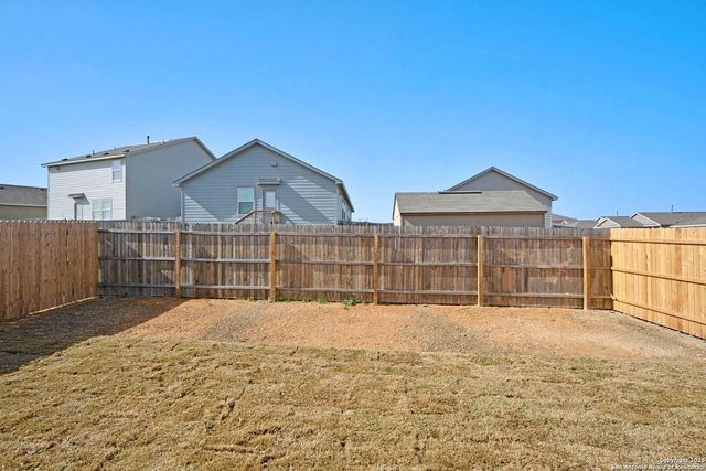 206 Charles Way, Marion, TX 78124