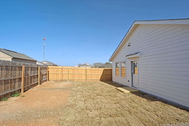 206 Charles Way, Marion, TX 78124
