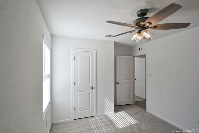 206 Charles Way, Marion, TX 78124