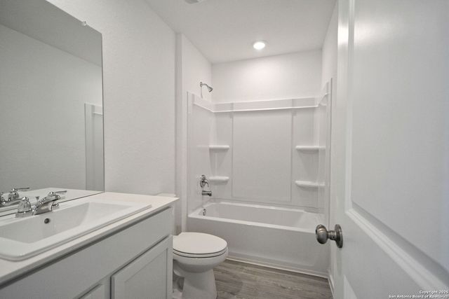 206 Charles Way, Marion, TX 78124