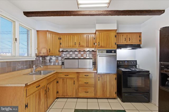 2423 HARWOOD RD, Parkville, MD 21234