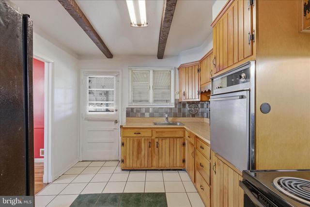 2423 HARWOOD RD, Parkville, MD 21234