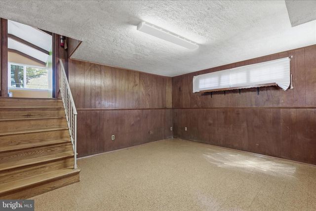 2423 HARWOOD RD, Parkville, MD 21234