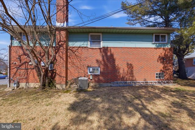 2423 HARWOOD RD, Parkville, MD 21234