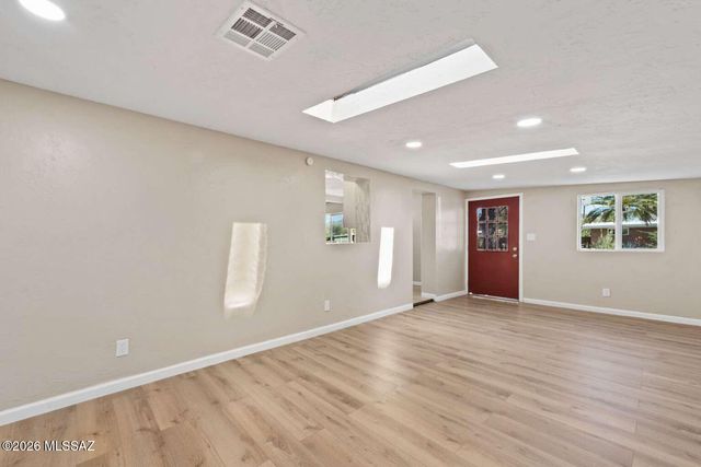 634 S Kellond Place, Tucson, AZ 85710