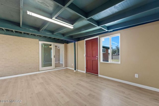 634 S Kellond Place, Tucson, AZ 85710