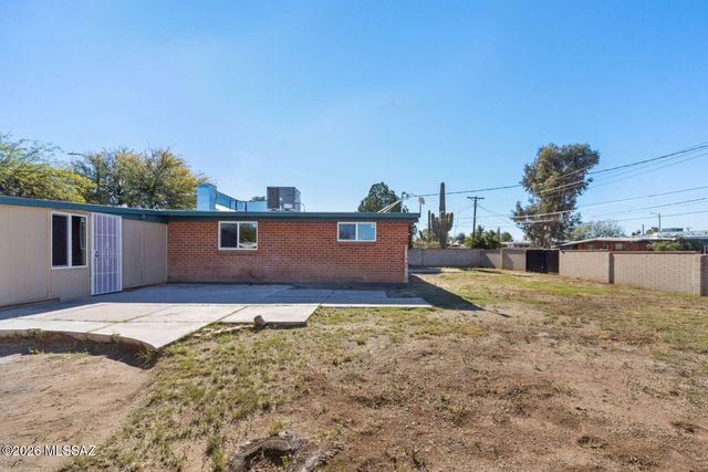 634 S Kellond Place, Tucson, AZ 85710