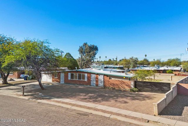 634 S Kellond Place, Tucson, AZ 85710