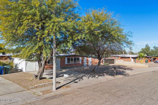 634 S Kellond Place, Tucson, AZ 85710