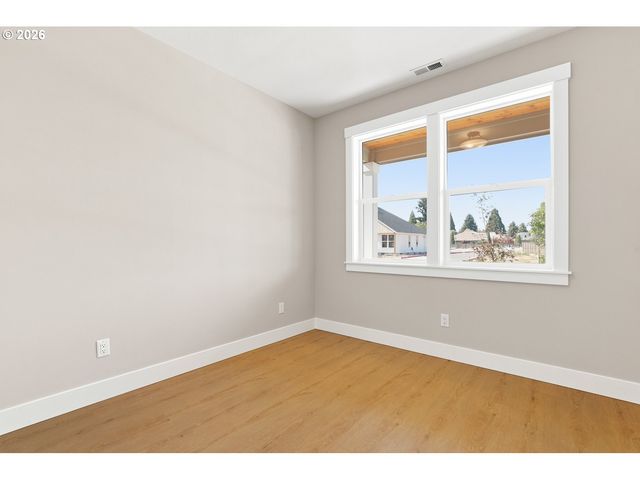 449 Sw 15th Ave, Canby, OR 97013