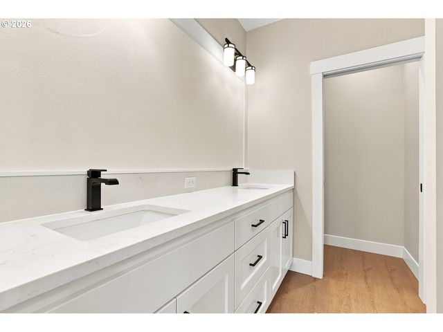 449 Sw 15th Ave, Canby, OR 97013