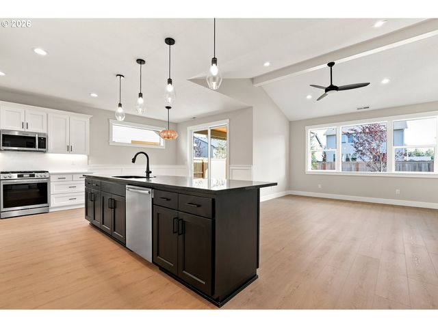 449 Sw 15th Ave, Canby, OR 97013