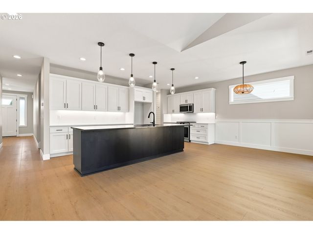 449 Sw 15th Ave, Canby, OR 97013
