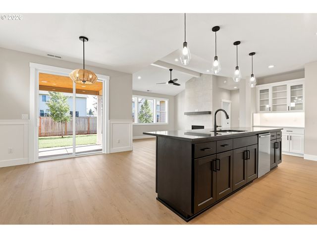 449 Sw 15th Ave, Canby, OR 97013