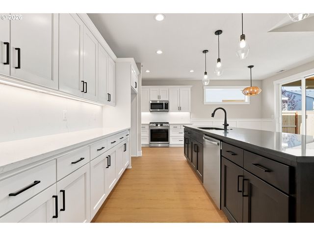 449 Sw 15th Ave, Canby, OR 97013