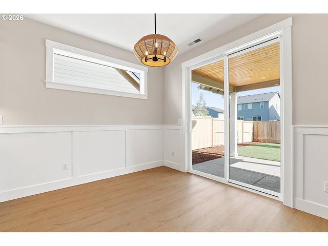 449 Sw 15th Ave, Canby, OR 97013
