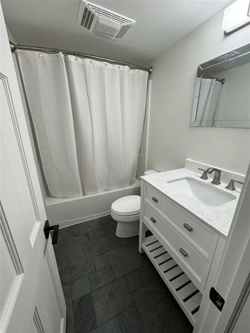 2737 Meadowvale Drive, Grand Rapids, MI 49506