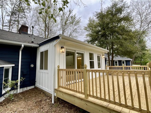 2737 Meadowvale Drive, Grand Rapids, MI 49506